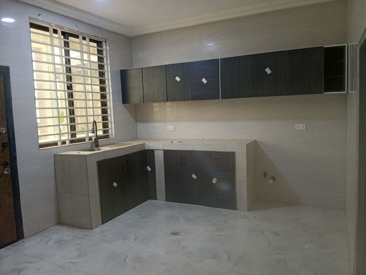 Two (2) Bedroom Apartment For Rent at Lakeside