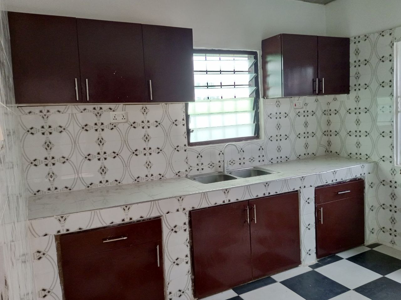 Two (2) Bedroom Apartment For Rent at Lakeside