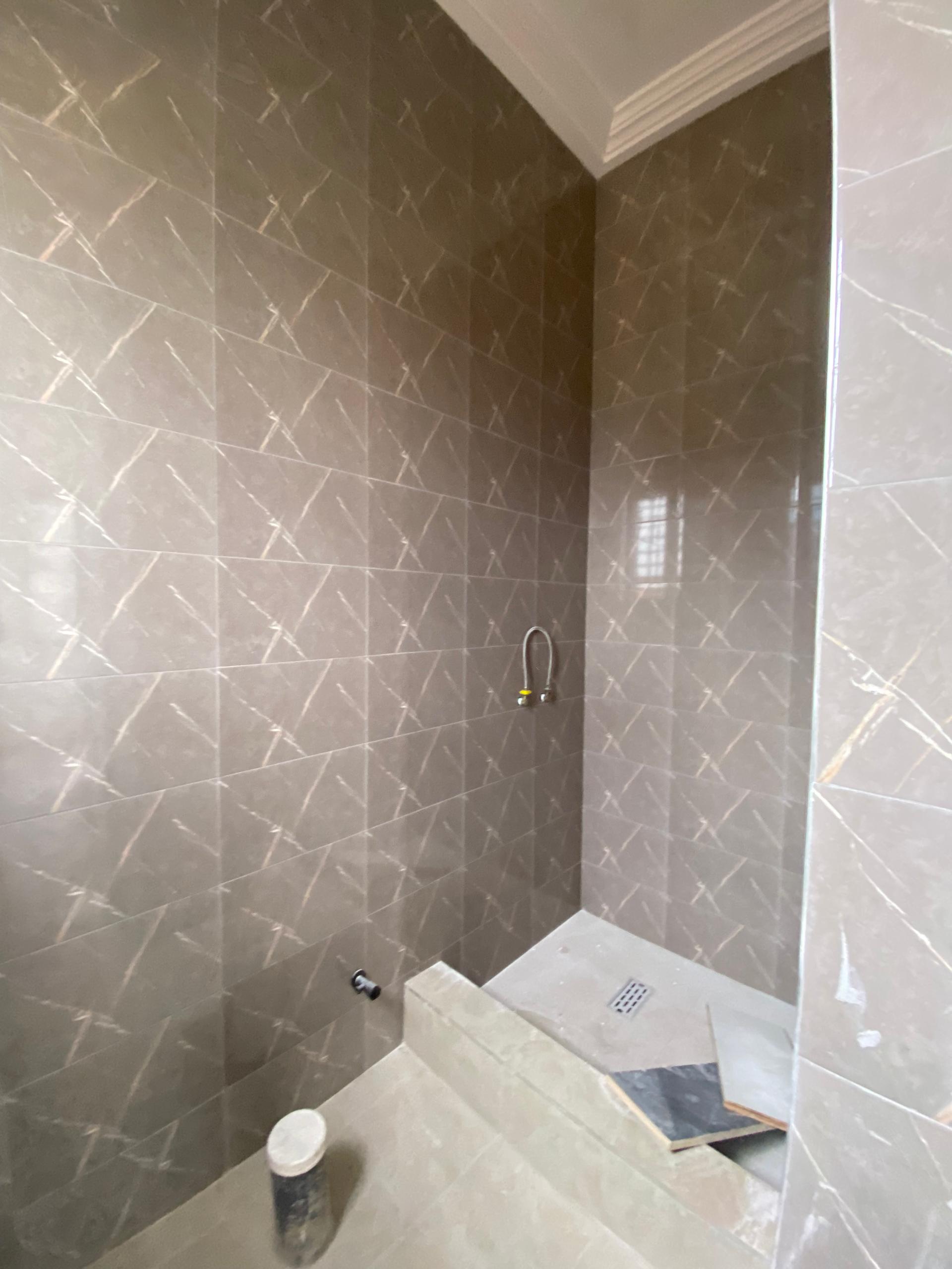 Two (2) Bedroom Apartment For Rent at Lashibi