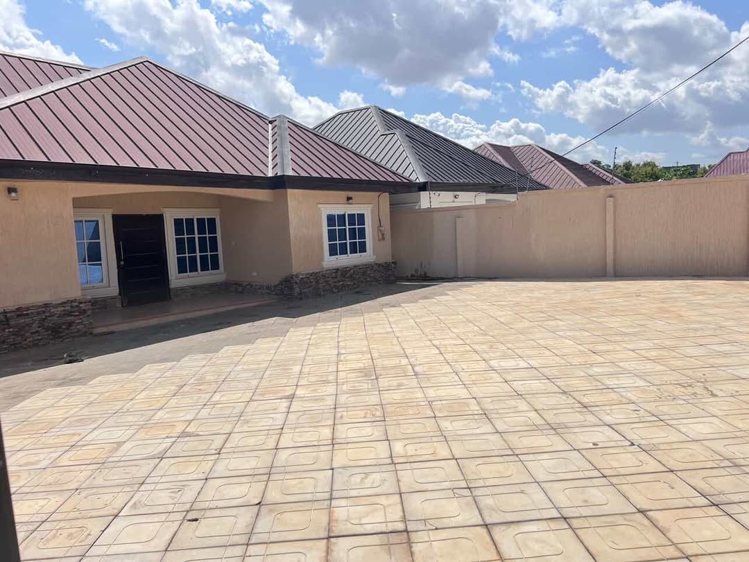 Two (2) Bedroom House For Sale at Kumasi Kwaso