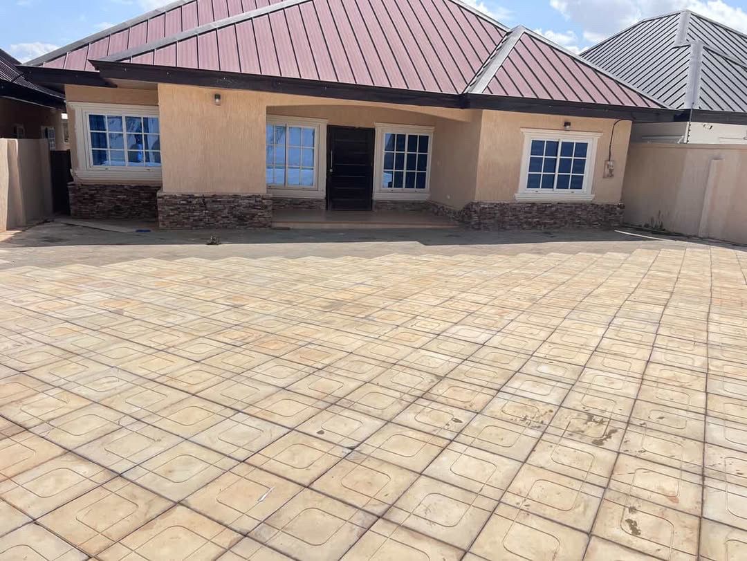 Two (2) Bedroom House For Sale at Kumasi Kwaso