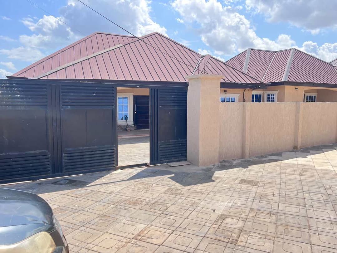 Two (2) Bedroom House For Sale at Kumasi Kwaso