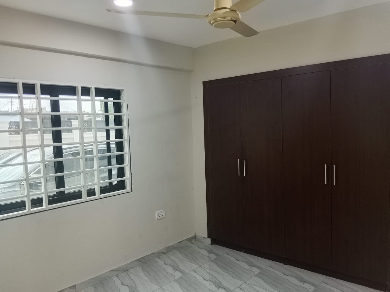 Three (3) Bedroom Apartment For Rent at Akweteyman