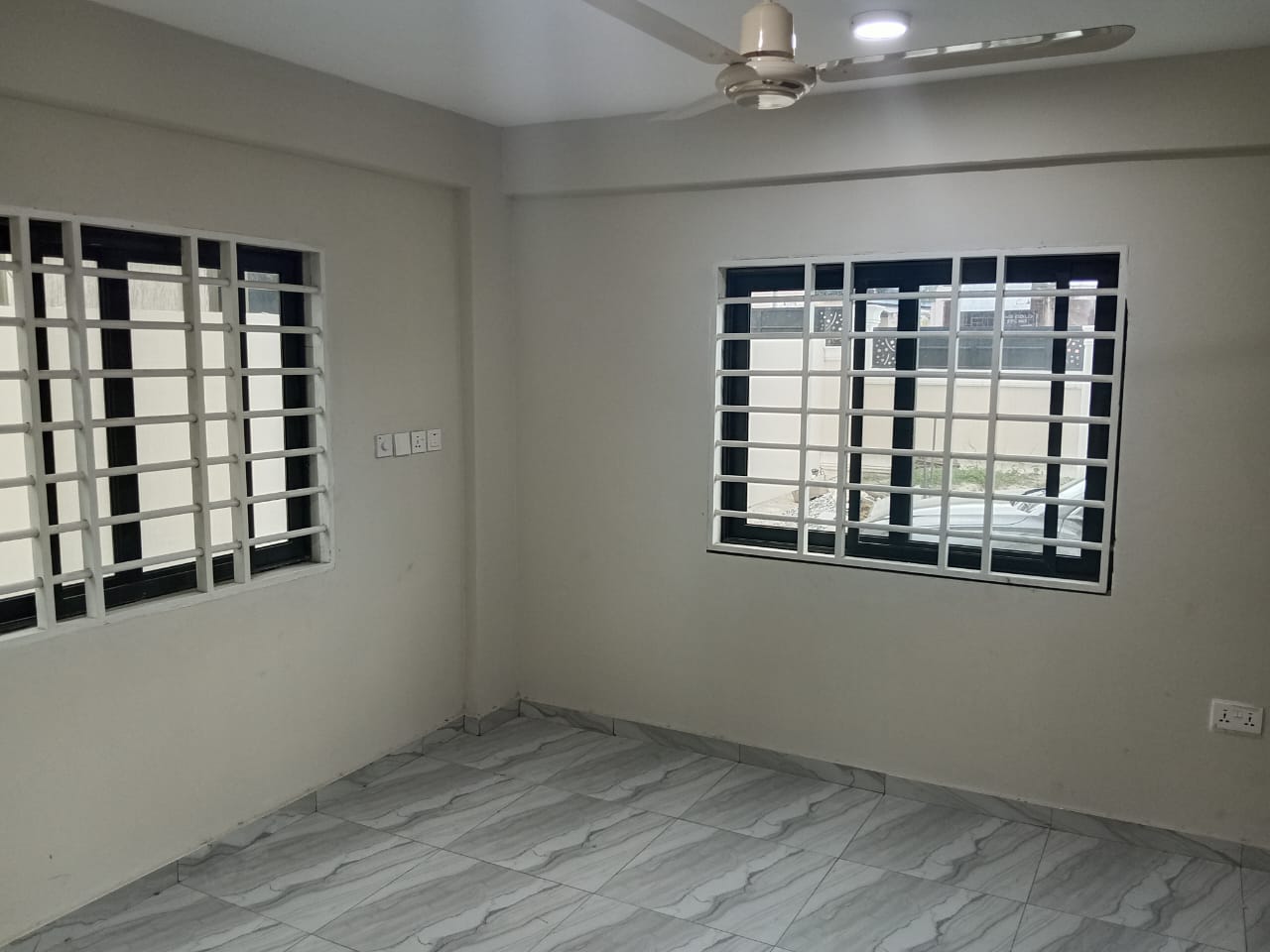 Three (3) Bedroom Apartment For Rent at Akweteyman