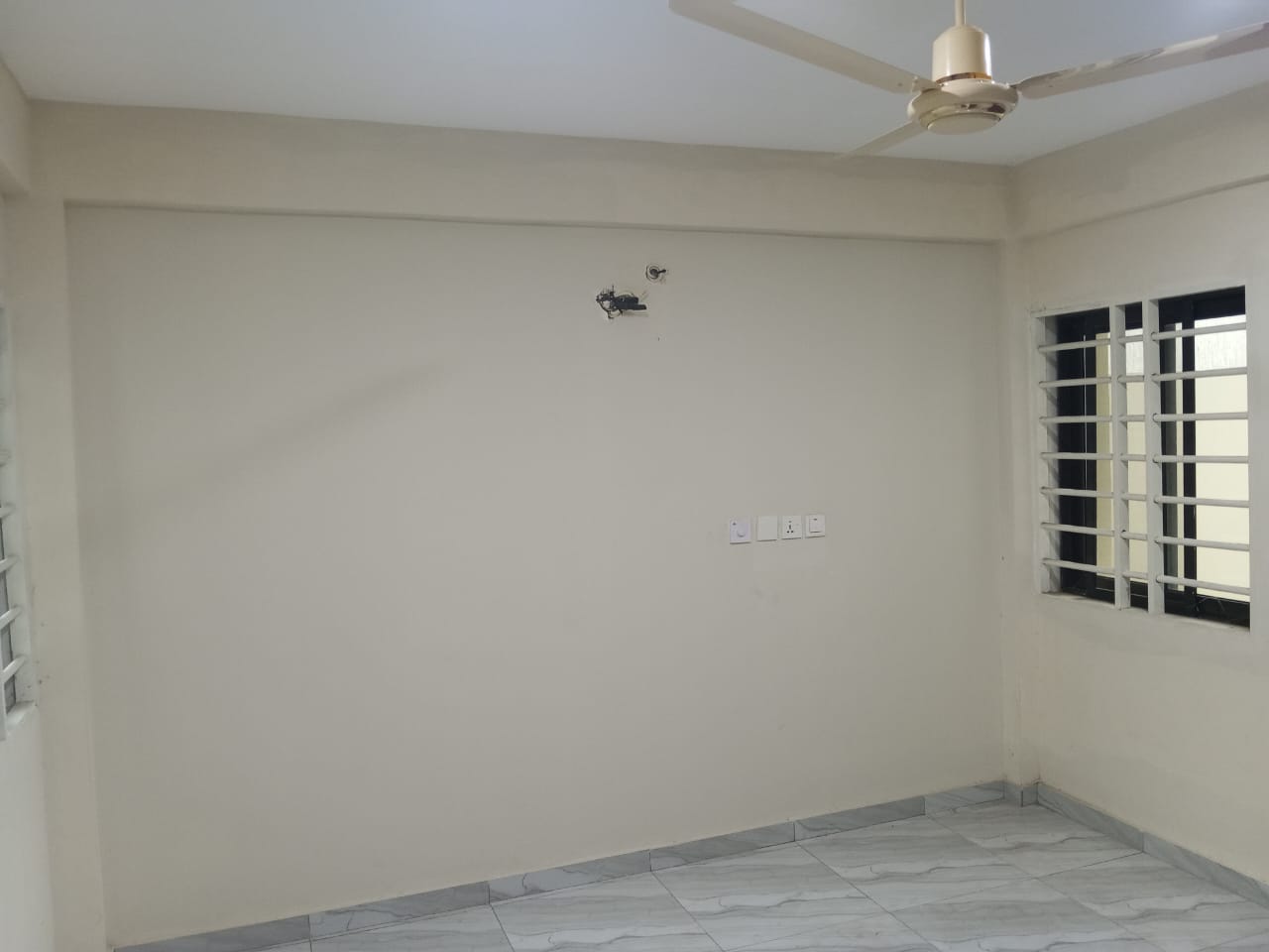 Three (3) Bedroom Apartment For Rent at Akweteyman