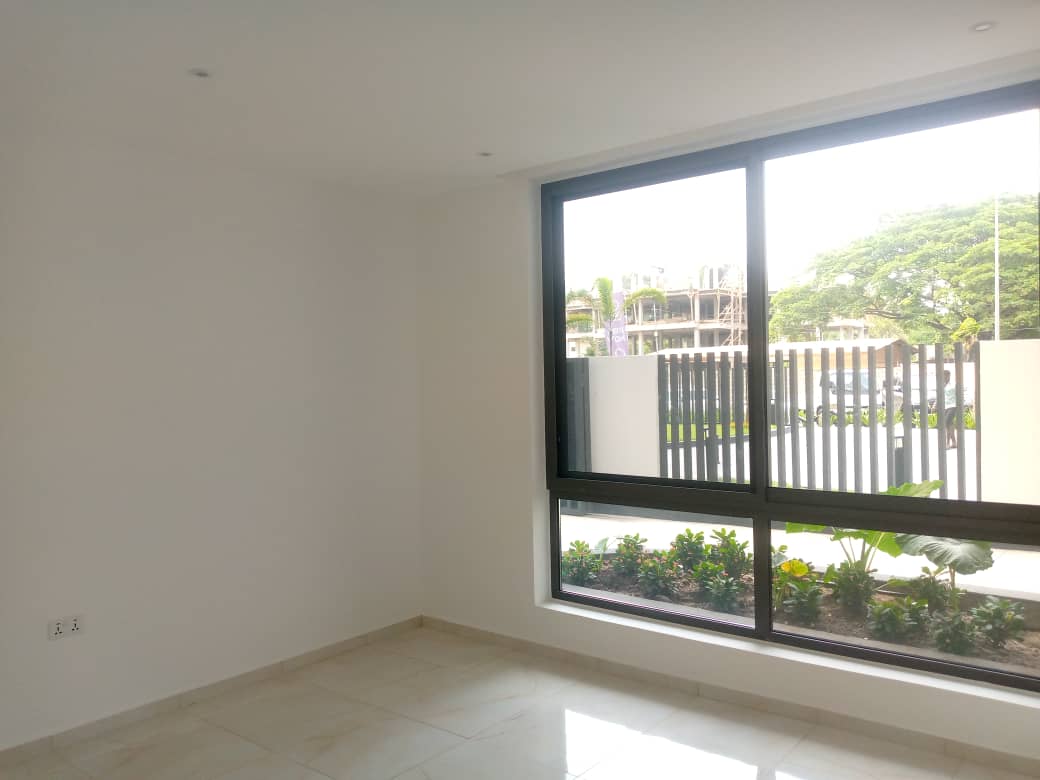 Two (2) Bedroom Unfurnished Apartments For Rent at Roman Ridge