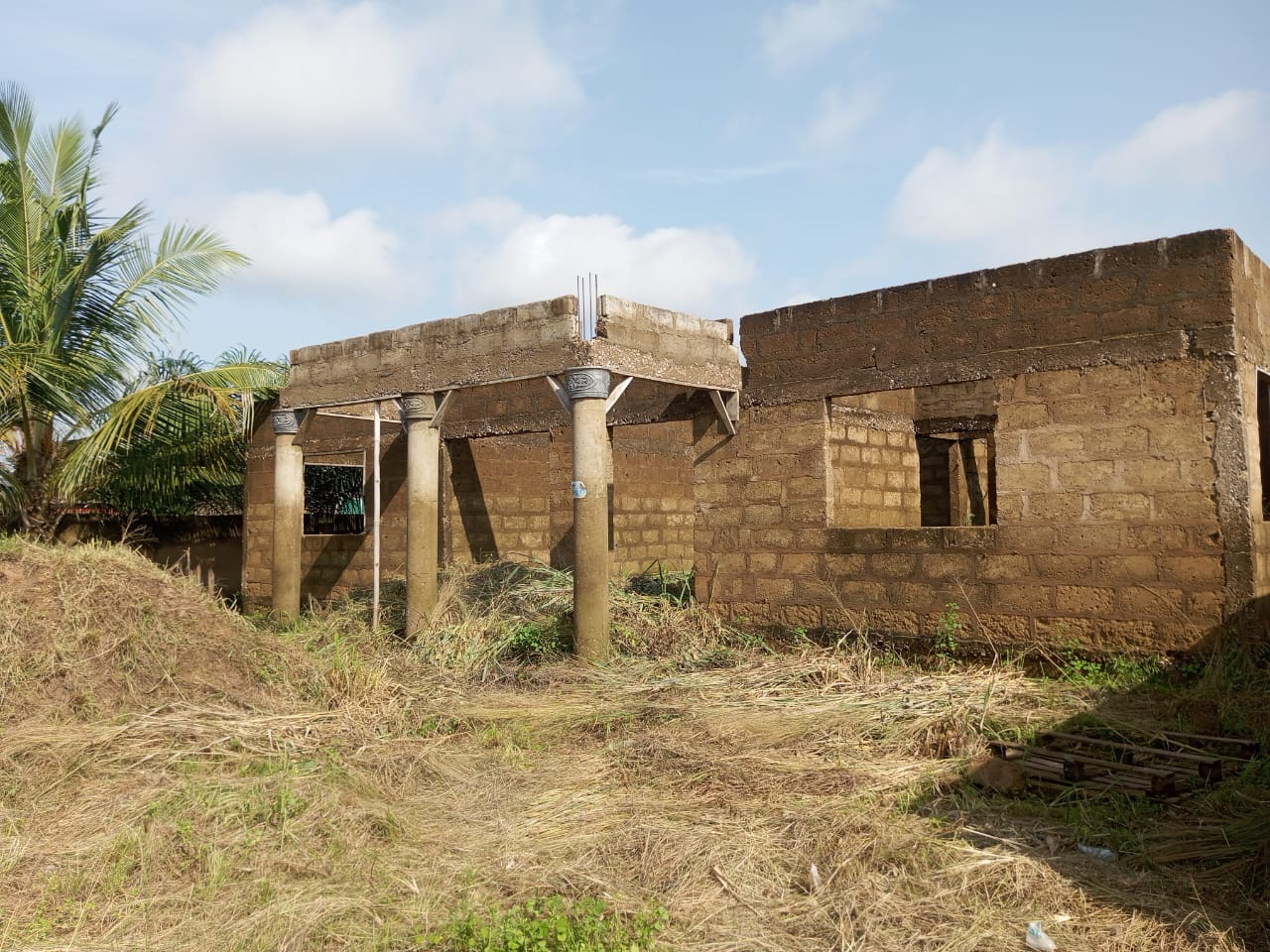 Uncompleted Four (4) Bedroom House For Sale at Ablekuma Manhean Afuaman