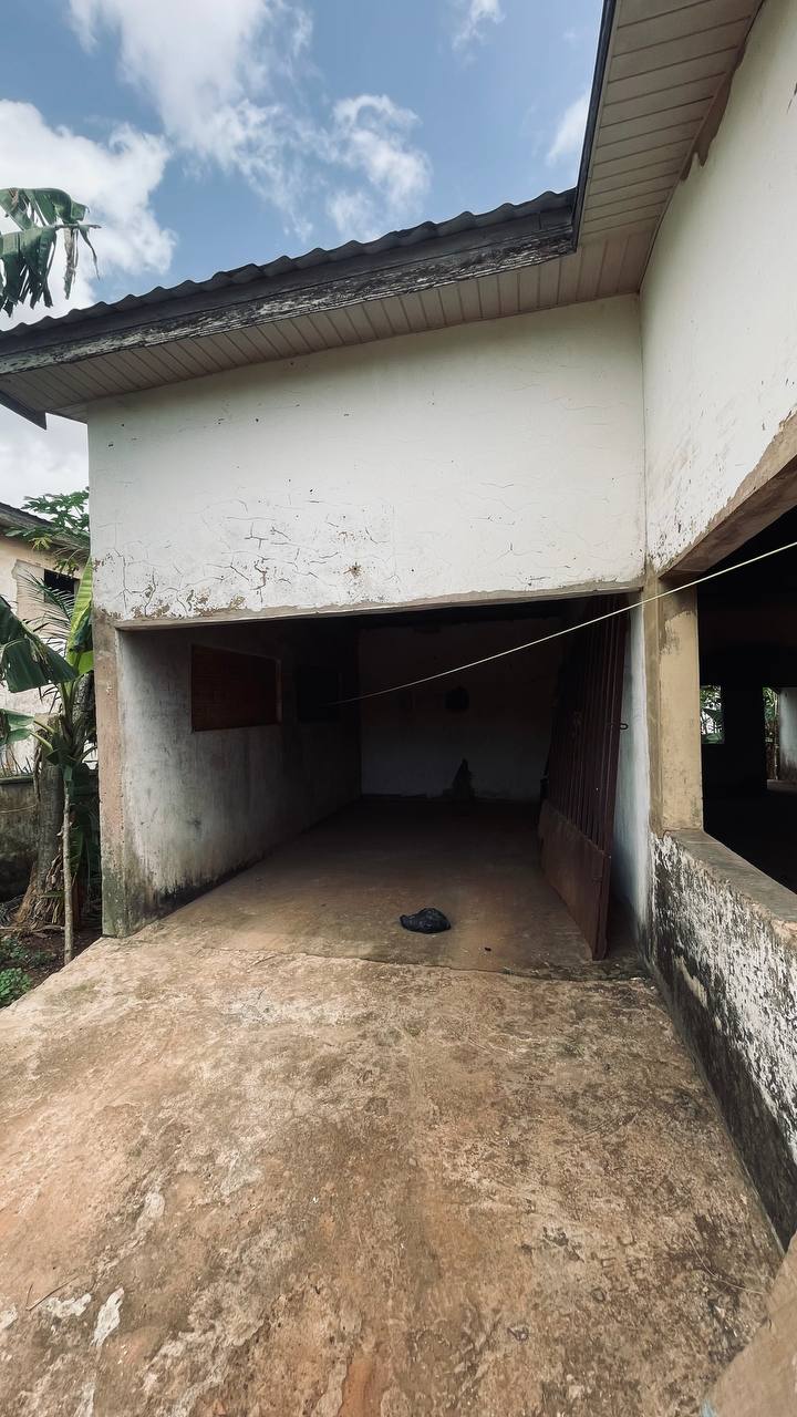Uncompleted 3 & 4 Bedroom House For Sale at Kwabenya Comet Estate