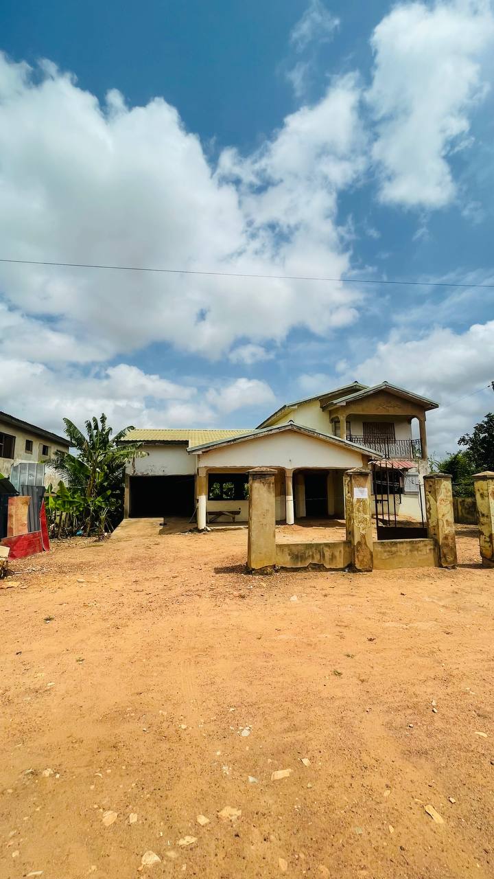 Uncompleted 3 & 4 Bedroom House For Sale at Kwabenya Comet Estate