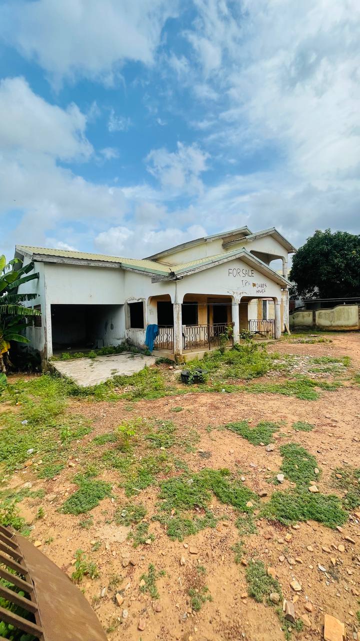 Uncompleted 3 & 4 Bedroom House For Sale at Kwabenya Comet Estate