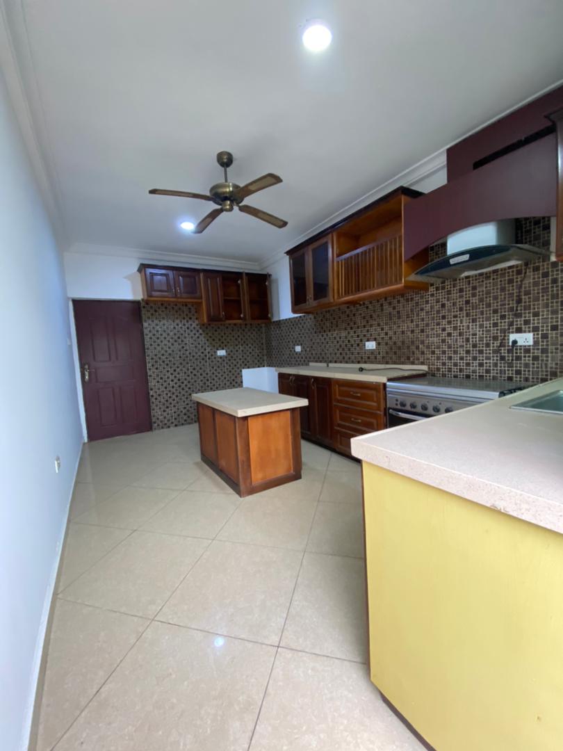 Three (3) Bedroom Apartment For Rent at Madina UPSA