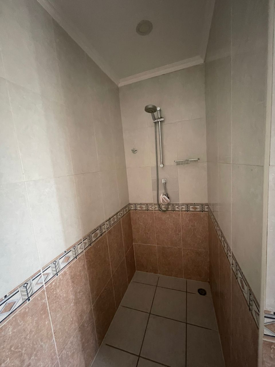 4 Bedroom house with 1 boys quarters at Trassaco