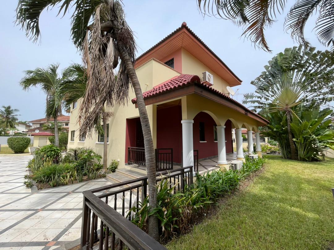 4 Bedroom house with 1 boys quarters at Trassaco