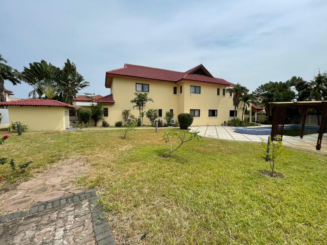 4 Bedroom house with 1 boys quarters at Trassaco