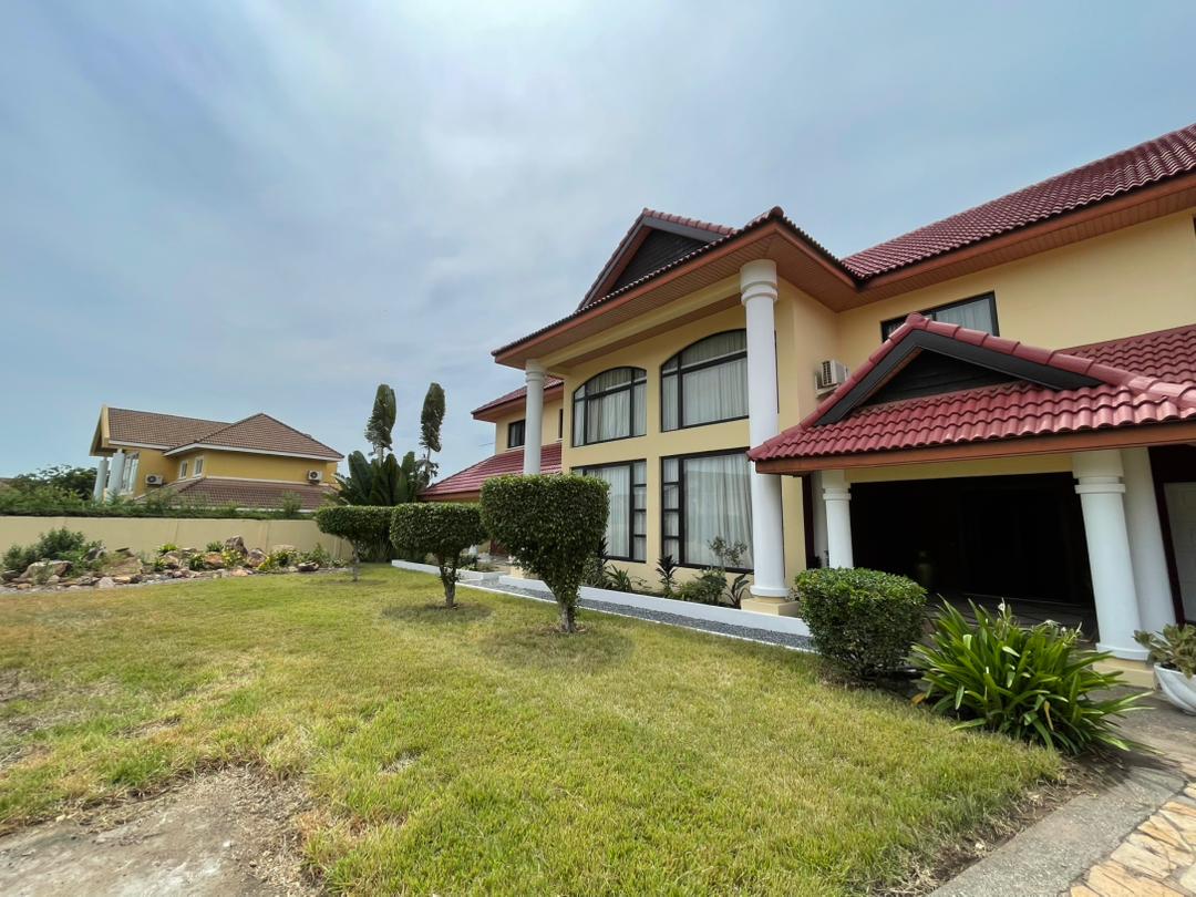 4 Bedroom house with 1 boys quarters at Trassaco