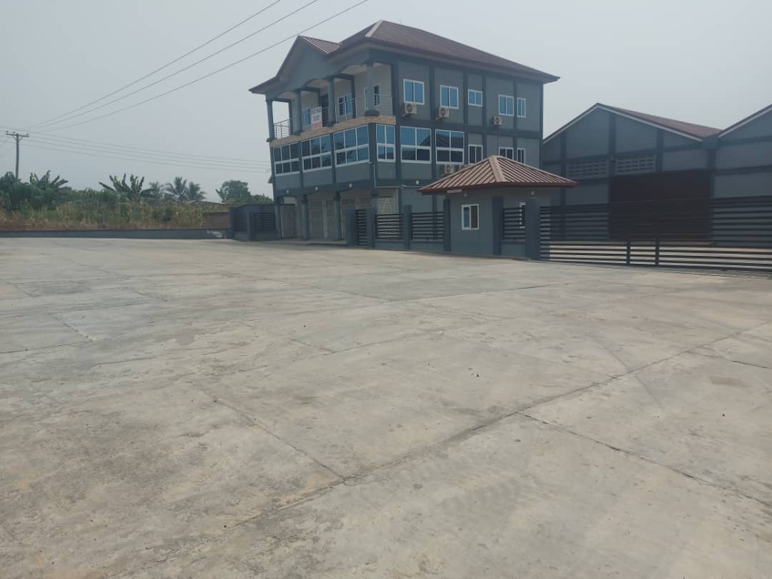 Warehouse Space Available for Rent Along Nsawam Bypass